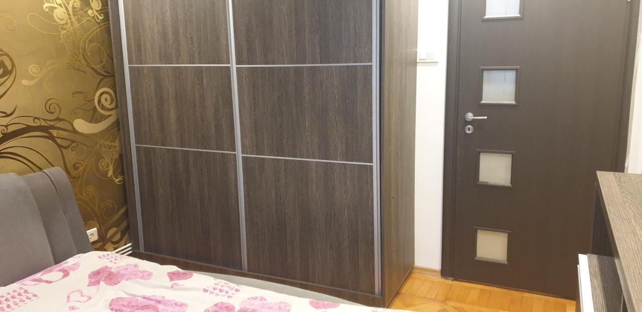 Apartamento Modern Piteşti Exterior foto